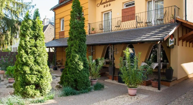 Ambrózia Szálláshely és Étterem, Book Hotel Miskolc 