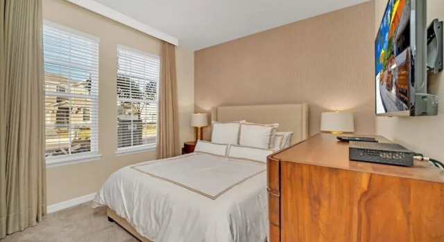 Phillips 8Bed Family Friendly Retreat