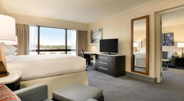 Одноместный полулюкс Hilton Greenville