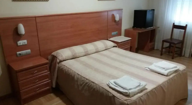 Hotel 2 de mayo 2, Buchen Sie Hotel Xinzo de Limia 