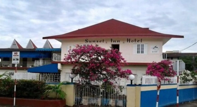 Sunset Inn Hotel, Prenota Hotel Kingston Giamaica