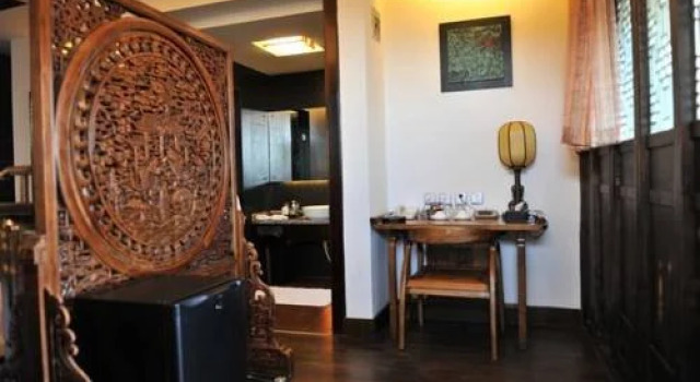 Sanju Boutique Hotel, Забронировать Бутик-отель Лицзян Юньнань, рядом с Улица Сквер-стрит Древнего города Даянь