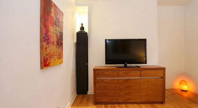 Spacious Flat In Central London, Забронировать Отель Отели Лондона 3 звезды, рядом с Памятник «Боудикка и ее дочери», 3*