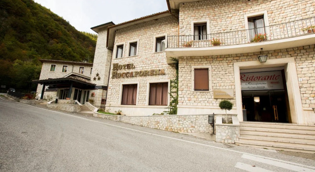Roccaporena, Book Hotel Cascia Umbrien