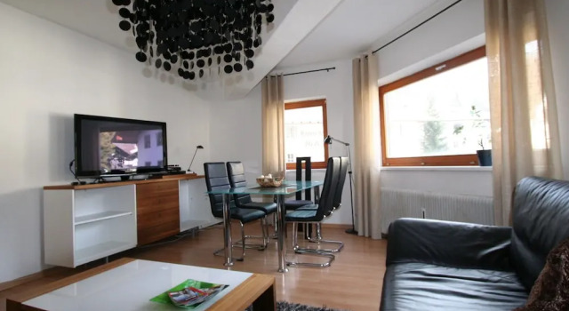 Beautiful Holiday Home in Kitzbühel Near Lake Schwarzsee, Prenota Hotel Kitzbuhel 