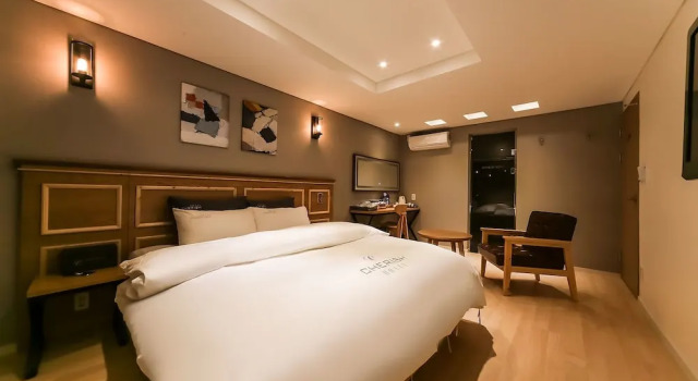 Camera Standard Cherish Hotel