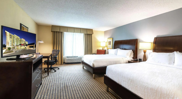 Четырёхместный номер Standard Hilton Garden Inn Atlanta Airport North