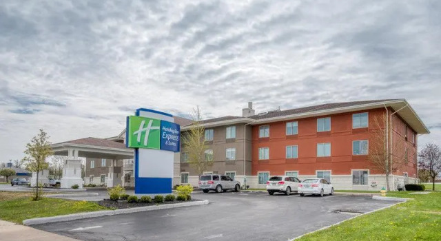 Люкс Standard Holiday Inn Express Hotel & Suites Greenville by IHG
