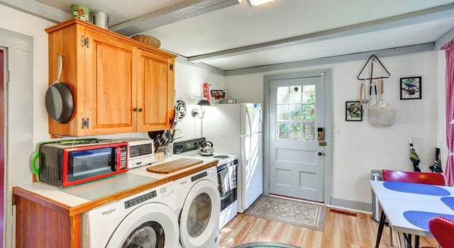 Tranquil 3 BR Stockbridge House w/ Private Deck!