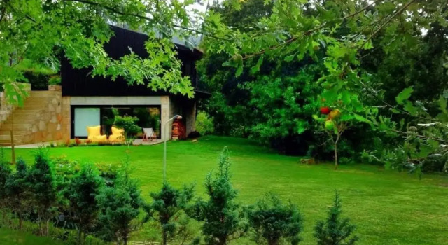 Коттедж c 1 комнатой с видом на сад Stone House National Park