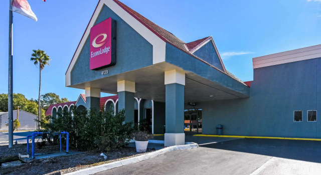 Econo Lodge Tampa near Busch Gardens