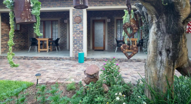 Stevenskis Guesthouse, Забронировать Отель Отели Waterberg с парковкой, Парковка