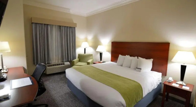 Номер Standard Best Western Franklin Town Center Hotel & Suites