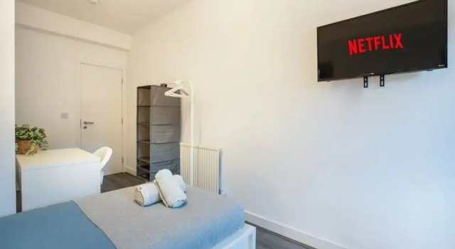 4 Bedrooms-4 Bathrooms House, Varaa Lomakoti Mökit kohteessa Merseyside, Mökki