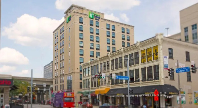 Кровать в общем номере Holiday Inn Express & Suites Pittsburgh North Shore by IHG