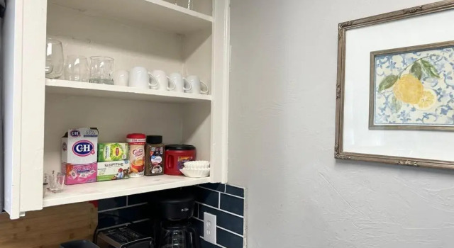 Коттедж с 2 комнатами Cozy House Near Plaza District