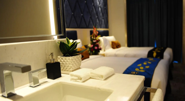 Sanya Beauty Crown Hotel, Book Hotel Sanya Hainan