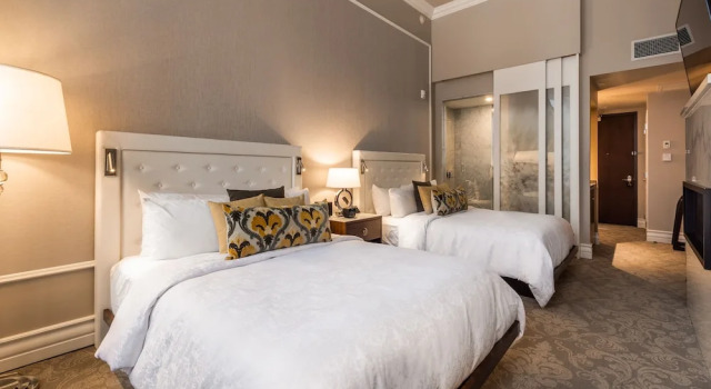 Четырёхместный номер Classic Hôtel Birks Montréal