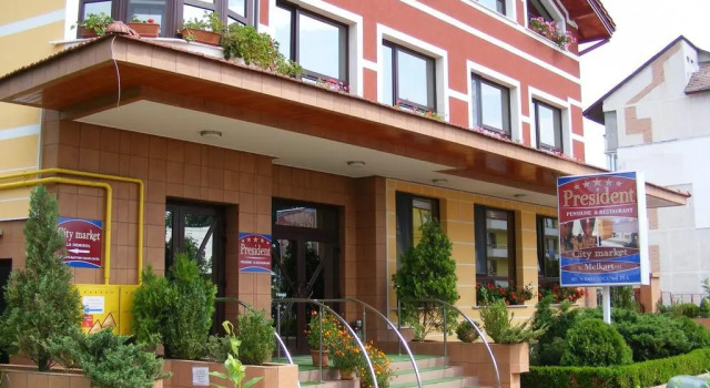 Pensiunea President, Rezervovat Hotel Hotely v Hunedoara s parkováním, Parkování