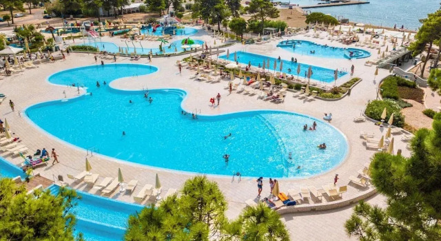 Апартаменты Apartments in Zaton With Pool