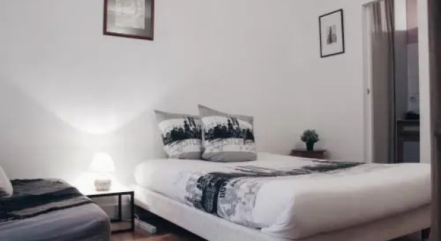 Levis Charming Place, Забронировать Отель 17-й округ: Батиньоль Париж, рядом с Вокзал Сен-Лазар