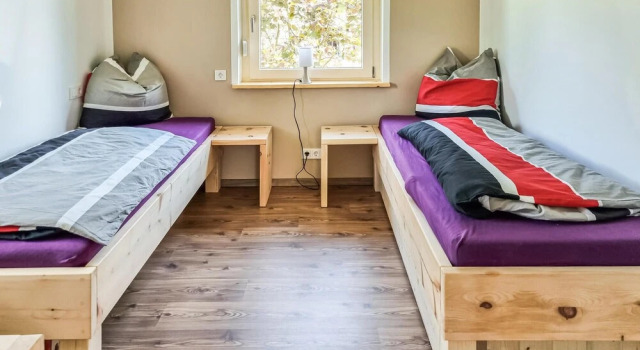 Nice Home in Falkenstein With Sauna, Wifi and 2 Bedrooms, Book Hotel Hoteller i Falkenstein med parkering, Parkering