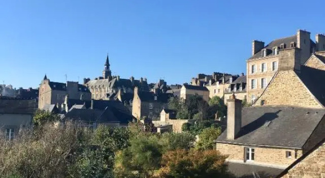 Manurêva, Rezerwuj Hotel Dinan 