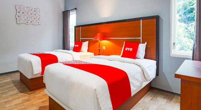 RedDoorz Plus At Swun Stay Raya Langsep, Book Guesthouse Guest Houses in East Java, Guesthouse