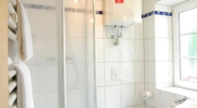 Номер Standard Brauerei Gasthaus Lohhof im Münchner Norden, direkt an der S1, nähe vom Flughafen, Zentrum, A92, Allianz Arena, Ruderregatta und Schießanlage G- Hochbrück entfernt, Internationale Küche