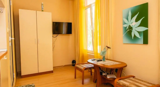 Compact studio with an indoor pool near Cacao Beach