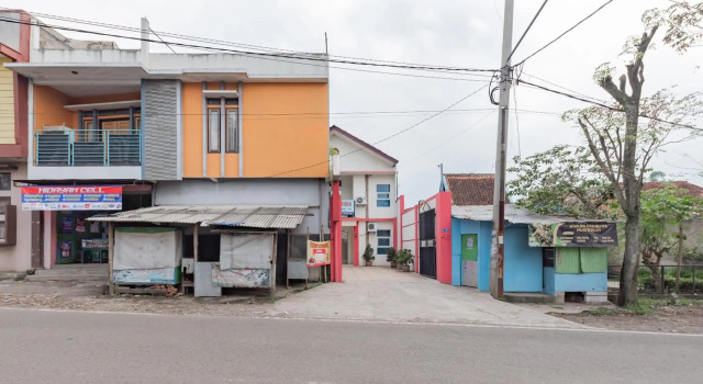 OYO 1370 Sudirman Guesthouse Syariah, Rezervovat Hotel Garut West Java