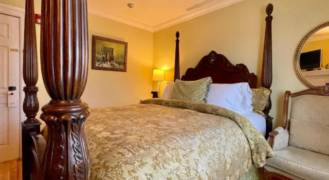 Atlantis Inn Luxury Bed and Breakfast