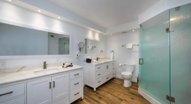 Апартаменты с 2 комнатами с видом на воду Beach Haus Bal Harbour