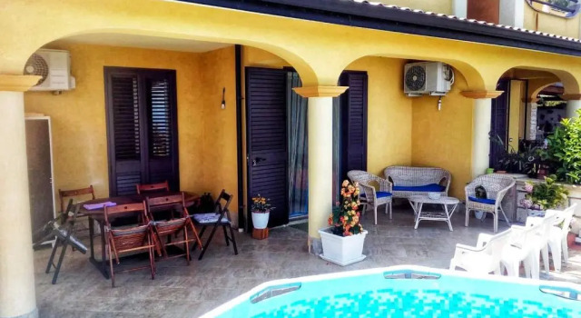 Апартаменты с 3 комнатами Casa Vacanze Villa Mimosa