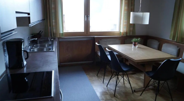 Ferienwohnung Vier11, Rezerwuj Hotel Hotele w Bregenzerwald z parkingiem, Parking