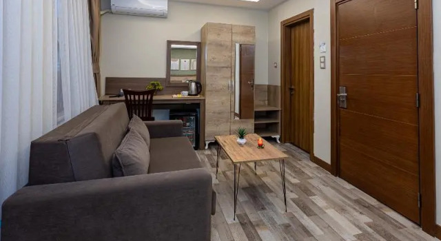 Полулюкс LINNGA HOTEL & SUITE