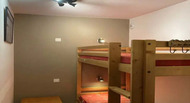 Апартаменты Alpine Apartment With Balcony