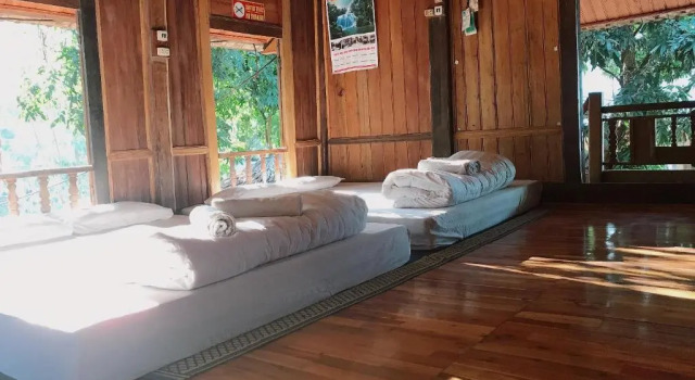 Кровать в общем номере Mai Chau Hostel