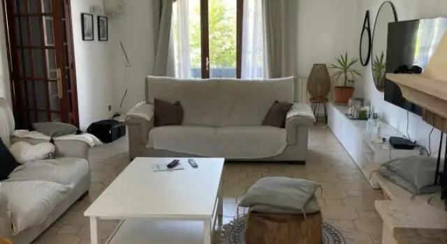 Beautiful and tidy house in the Paris area, Забронировать Отель Ла-Курнёв Seine-Saint-Denis
