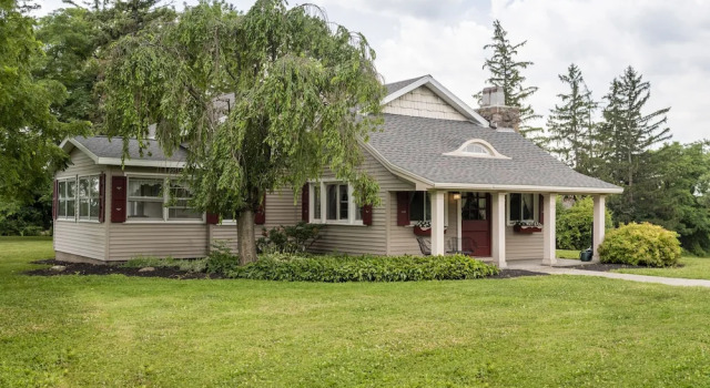 Коттедж White Springs Manor a Belhurst Property