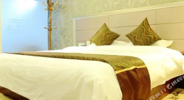 Люкс Deluxe Xichang Yuerong Jianian Hotel