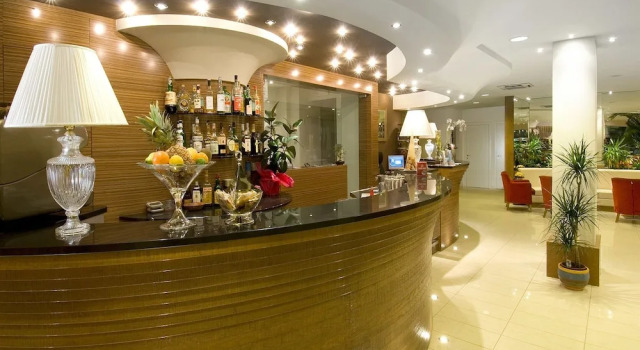 Hotel Trevi, Забронировать Отель Каттолика Побережье Римини, рядом с Аквариум Le Navi