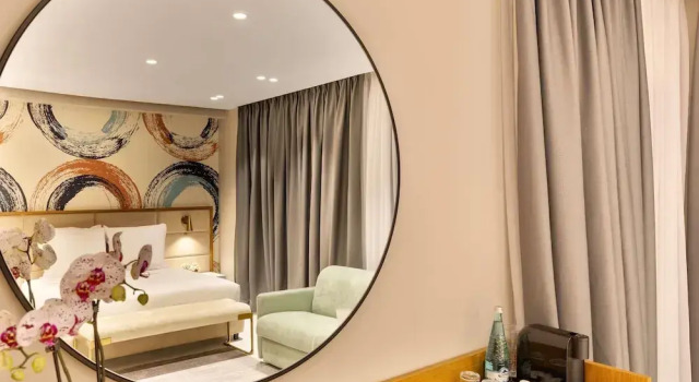 Двухместный номер Superior с балконом Mercure Tirana