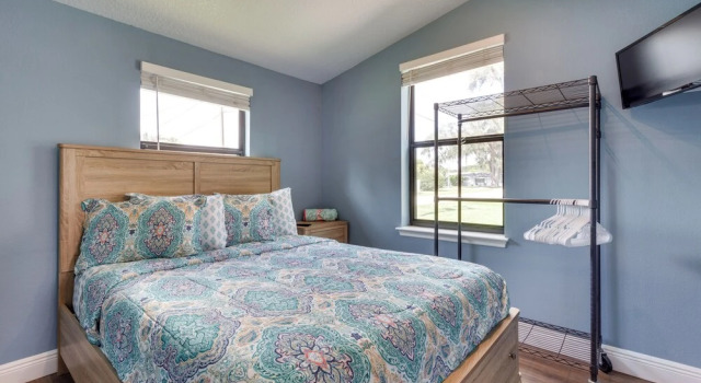 Коттедж с 2 комнатами St Cloud Vacation Rental - Walk to Lakefront Park!
