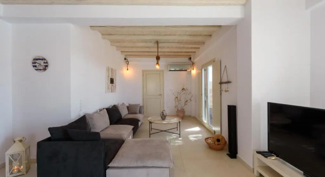 Cycladic Breeze Villas