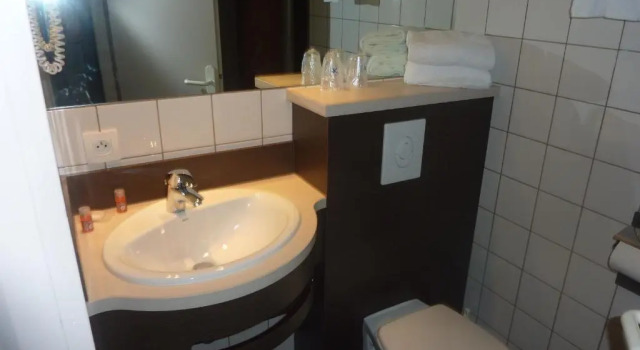 Четырёхместный номер Comfort The Originals City, Hôtel Hélios, Roanne Nord