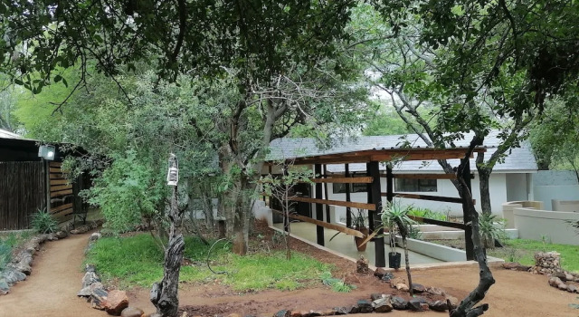 Двухместный номер Deluxe с балконом и с видом на реку The Sky Safari Lodge - Hoedspruit