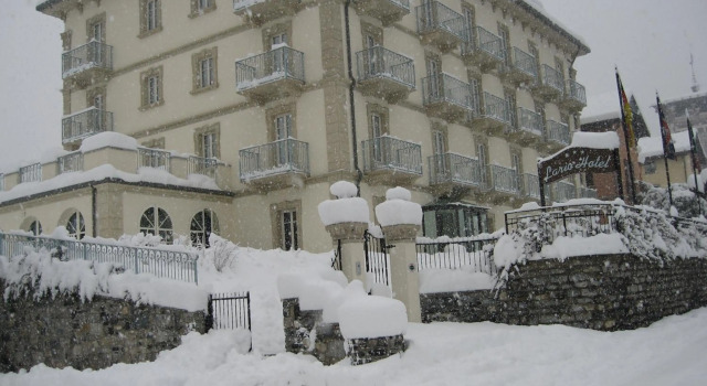 Hotel Lario, Book Hotel Hotels in Como with a Pool, Swimming Pool