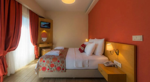 Трёхместный номер Standard с балконом и с видом на сад Esida Hotel