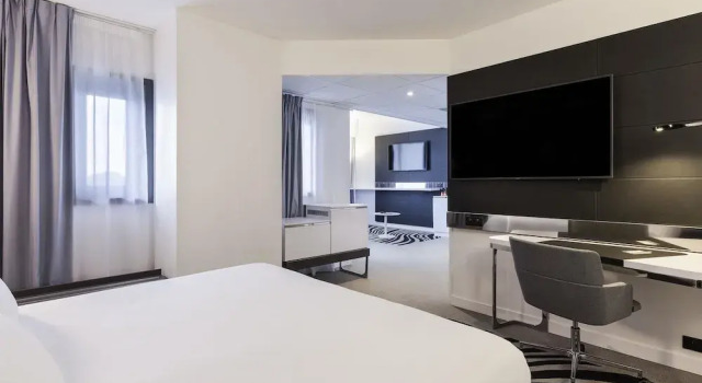 Двухместный люкс с балконом Novotel Tours Centre Gare